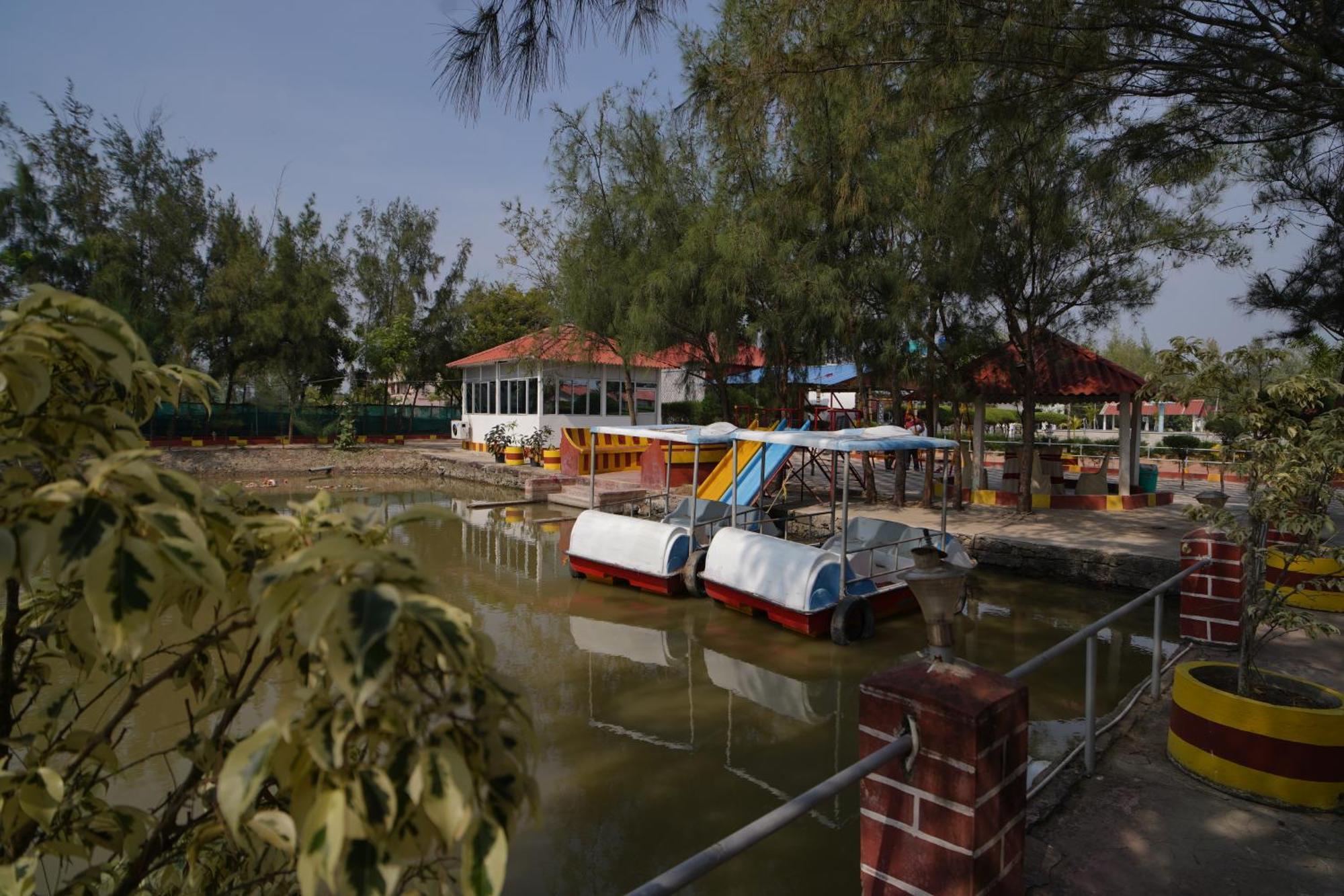 Lake View Village Resort Tajpur Екстериор снимка