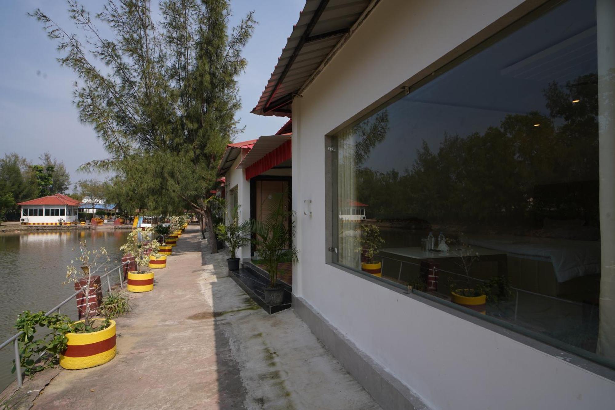 Lake View Village Resort Tajpur Екстериор снимка